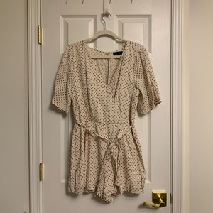 Francesca’s polka dot scalloped romper - XL